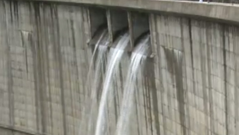 Ploile au umplut lacul Vidraru. Productia de energie din hidrocentrale a crescut cu 20% Imagine