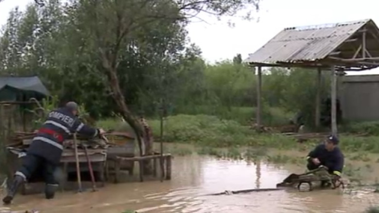 Ploile fac pagube. Case inundate in Ilfov Imagine