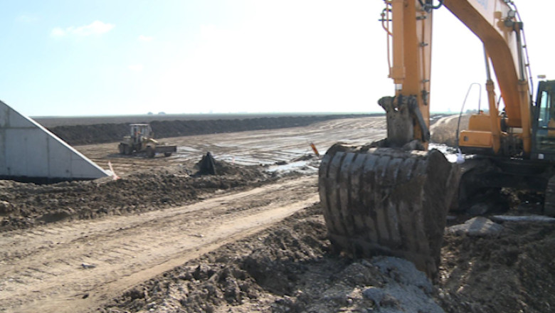 Ploile franeaza autostrada. Lotul I, Nadlac-Arad trebuie terminat pana in ianuarie Imagine