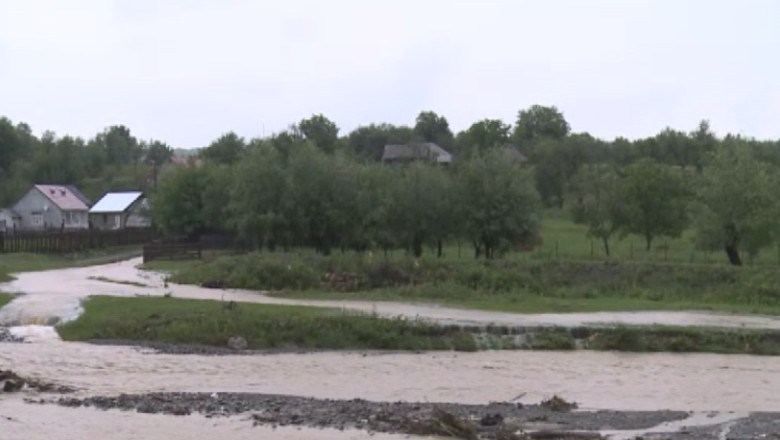 Ploile provoaca in continuare pagube Imagine