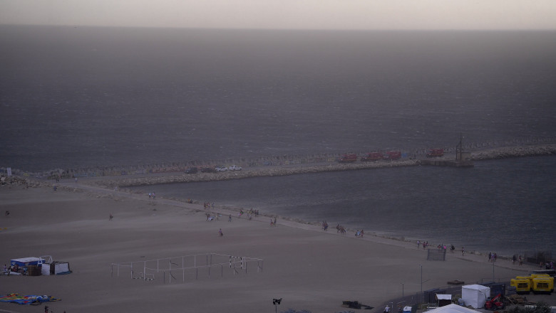 Ploile si vijeliile strica planurile celor care vor sa mearga la mare. Cod portocaliu emis pentru estul si sud-estul tarii Imagine