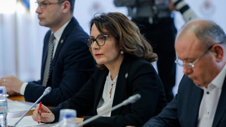 PNL vrea sa elimine impozitarea cu 10% a concediilor medicale. Masura a fost introdusa de Guvernul PSD-PNL Imagine