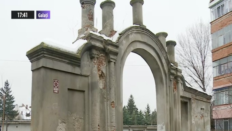 Poarta turceasca, lasata in paragina Imagine