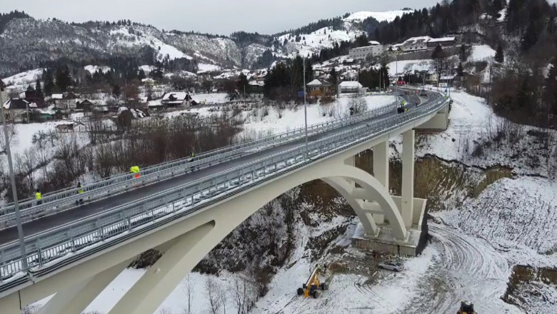 Podul Dambovitei a fost deschis circulatiei. Este cel mai lung pod in arc din Romania si face legatura intre Arges si Brasov Imagine
