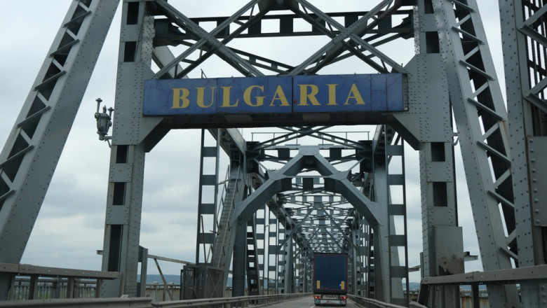 Podul Giurgiu-Ruse se inchide complet timp de doua zile, din cauza unor lucrari de reparatii. Atentionare de calatorie emisa de MAE