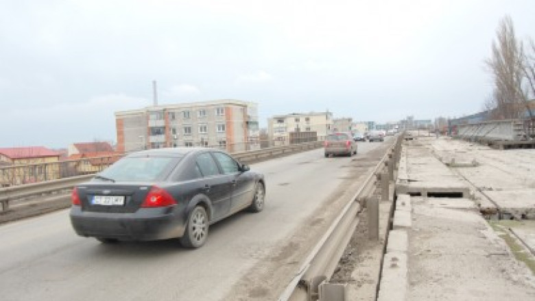 Podul IPMC, aproape gata. Dupa zece ani se va putea circula pe ambele sensuri Imagine