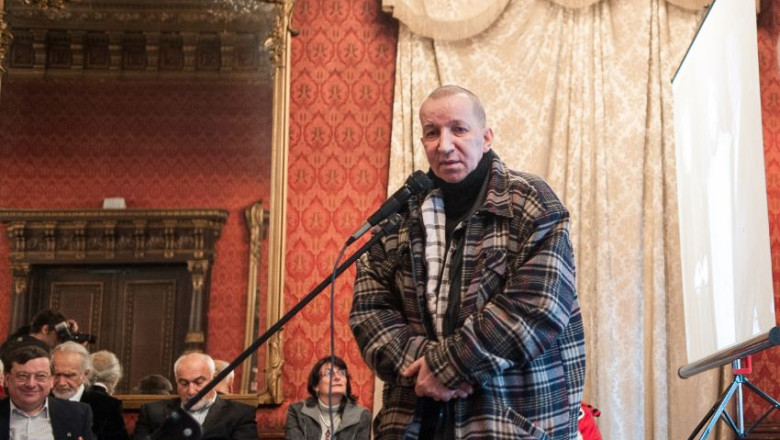 Poetul Traian T. Cosovei a murit la varsta de 59 de ani Imagine