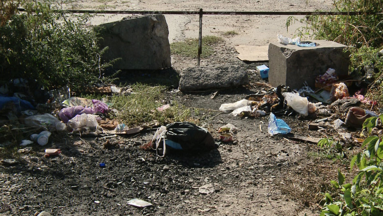 Poligon auto, depozit de gunoaie Imagine