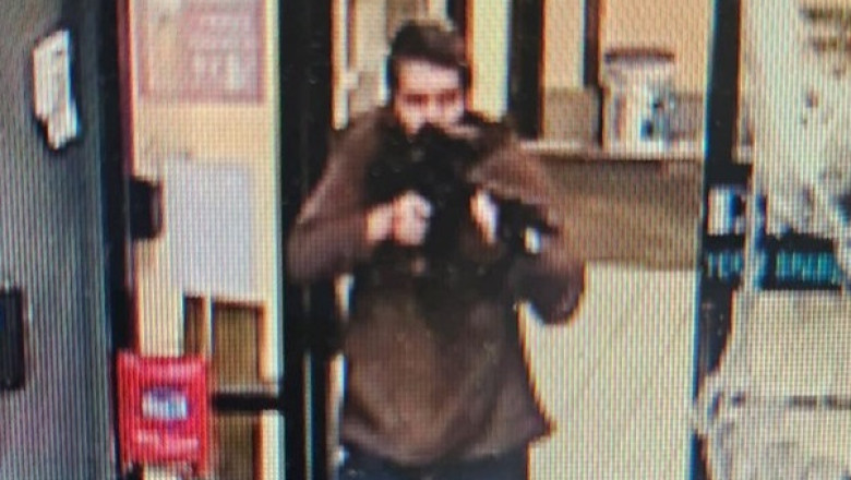 Politia a fost trimisa la casa atacatorului din Maine inainte de masacru, existand temeri ca "va claca si va comite un atac armat" Imagine