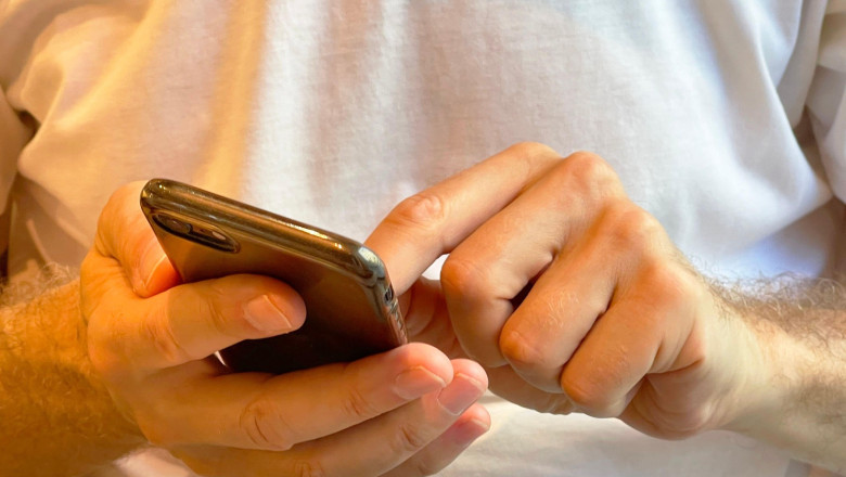 Politia atrage atentia asupra unei noi metode de frauda folosind WhatsApp. Semnele care arata ca avem de-a face cu o inselaciune Imagine