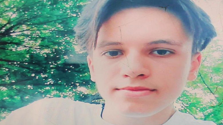 Politia Capitalei cere ajutor pentru gasirea unui baiat de 17 ani, care a plecat spre scoala si nu a revenit acasa Imagine