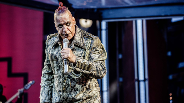 Politia din Germania a deschis o ancheta in cazul solistului trupei Rammstein, acuzat de agresiuni sexuale Imagine