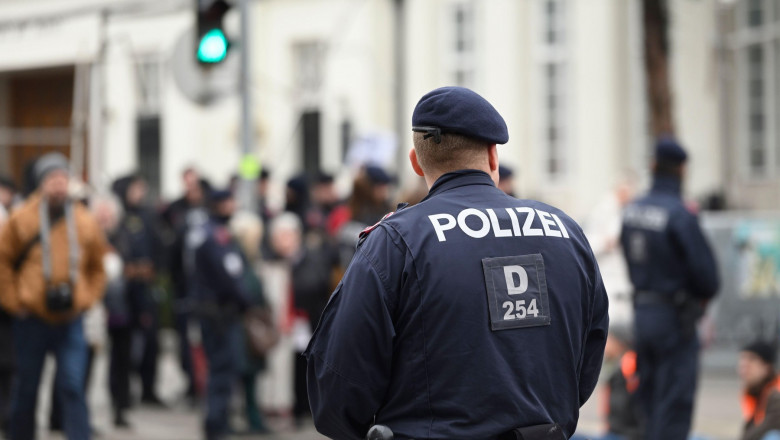 Politia din Viena este in alerta in apropierea bisericilor si catedralelor. Serviciile de securitate spun ca ar putea avea loc un atac Imagine