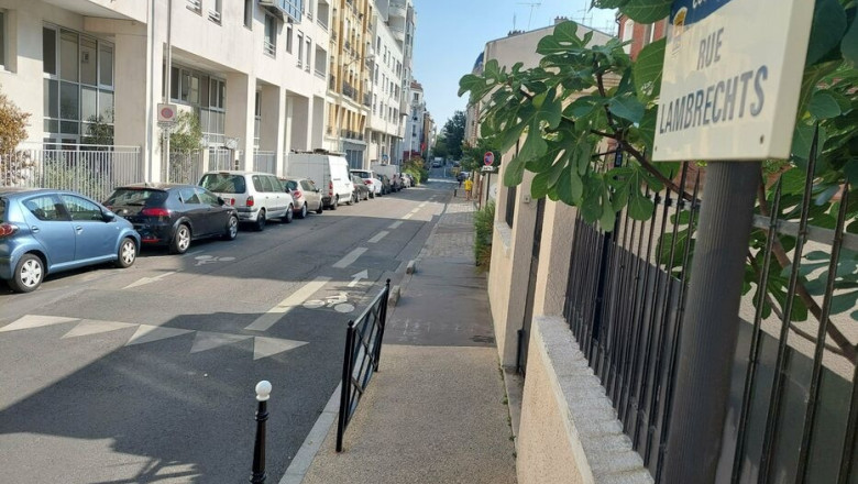 Politia incearca sa dezlege misterul barbatului gasit mort in casa, inconjurat de jucarii sexuale Imagine