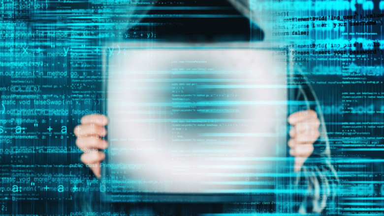 Politia romana a colaborat cu FBI pentru destructurarea unei grupari de hackeri care a cauzat pagube de peste 100 de milioane de euro Imagine