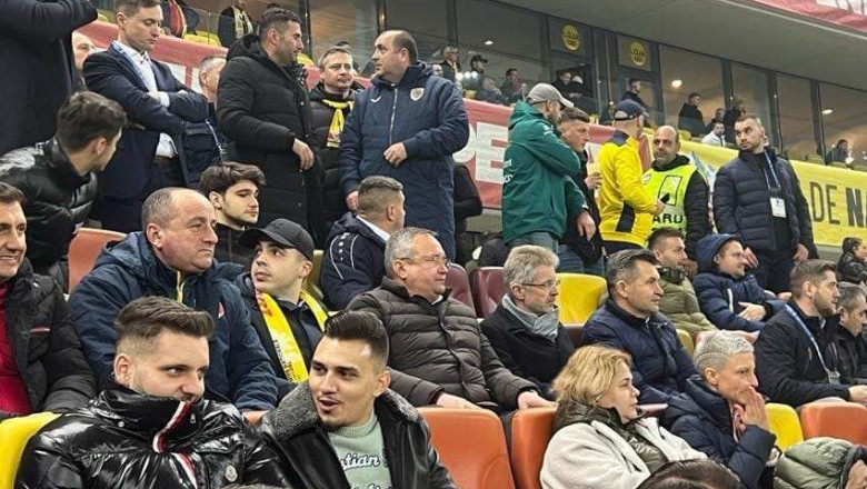 Politicieni in tribune la meciul Romania-Elvetia. Ciuca s-a dus cu fiul si seful Senatului din Cehia, Ciolacu cu colegi de partid Imagine
