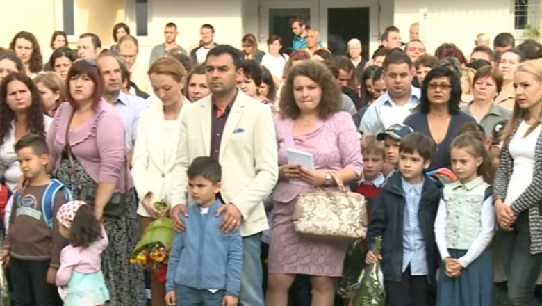 Politicienii, in campanie electorala la inceput de an scolar. Candidatul care le-a transmis elevilor indemnul lui Lenin Imagine