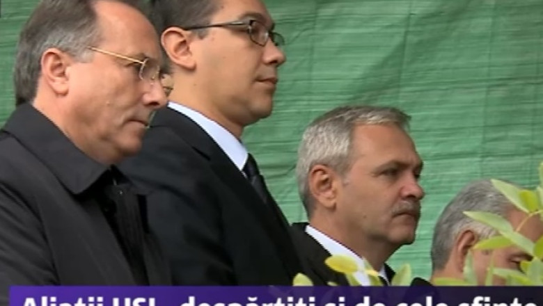 Politicienii, la Sfanta Parascheva. Liderii PSD au stat pe scena, iar liberalii, in multime  Imagine