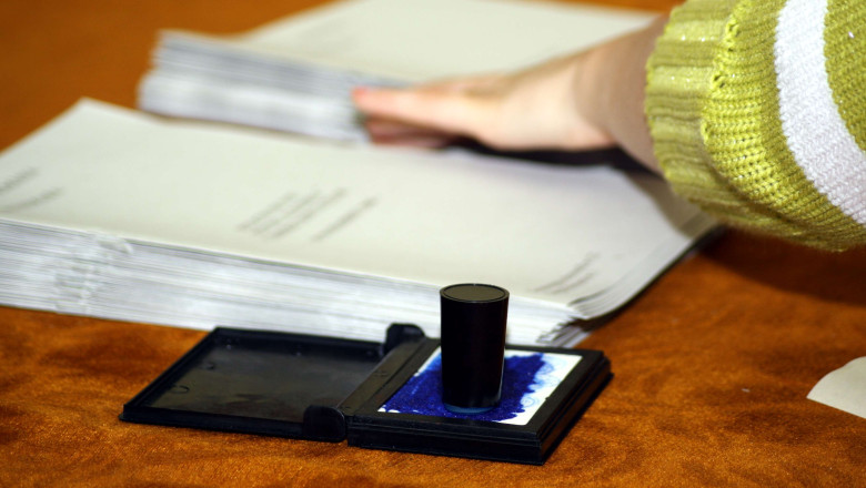 Politicienii si fuga de raspundere. Din 2007, romanii au fost chemati de patru ori la referendum Imagine