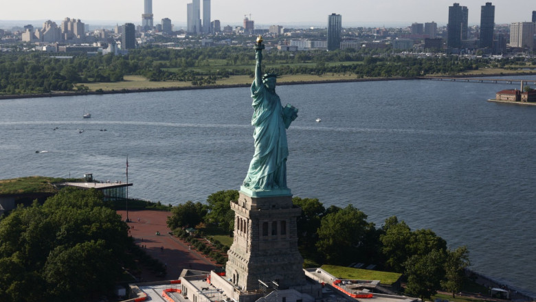 Politicile lui Trump alunga turistii straini si aduc pierderi de aproape 30 de miliarde de dolari (studiu) Imagine