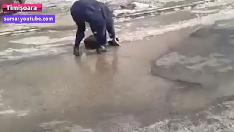 Politist anchetat de superiorii sai: a fost filmat in timp ce nu se putea tine pe picioare pe strada Imagine