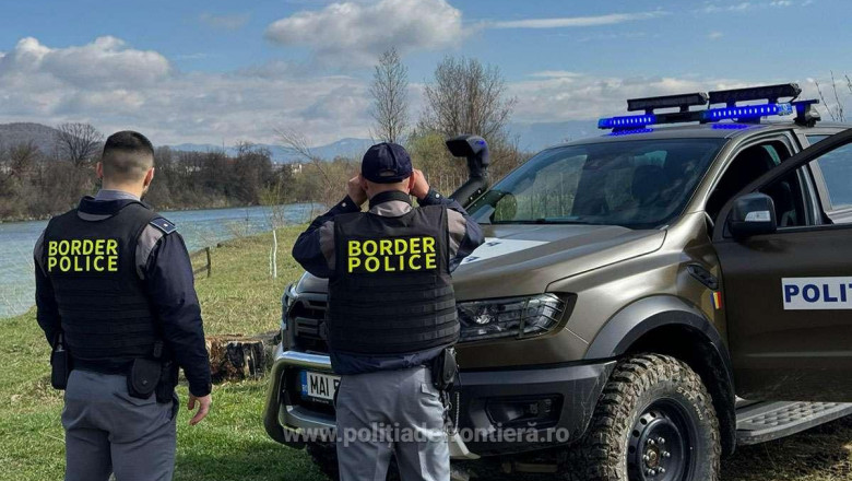 Politista de frontiera din Bihor, cercetata pentru ca a folosit arma ca sa prinda 8 migranti. Sindicatul Europol ii ia apararea Imagine