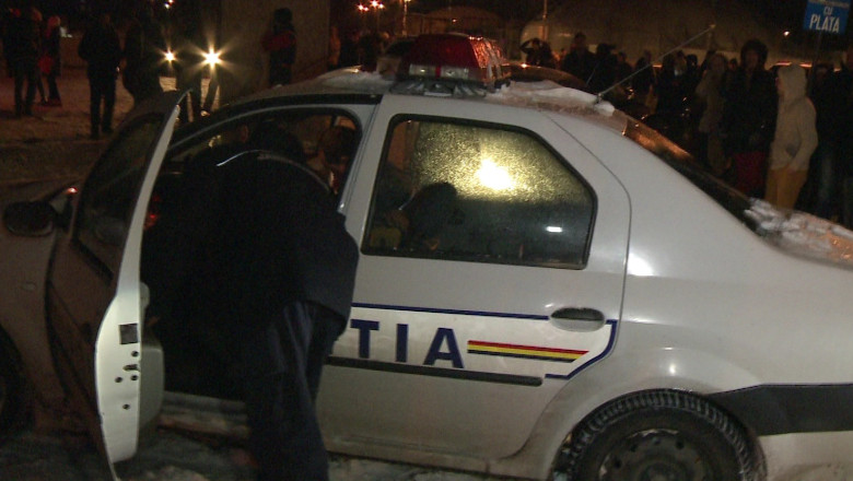 Politisti loviti cu bulgari, in Mamaia. Mai multi tineri s-au revoltat pentru ca agentii nu le-au permis sa faca drifturi pe zapada Imagine