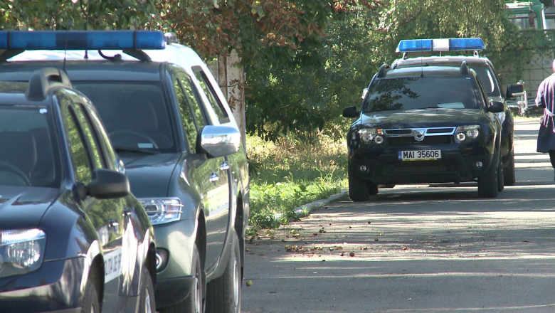 Politisti, suspectati de trafic cu tigari Imagine