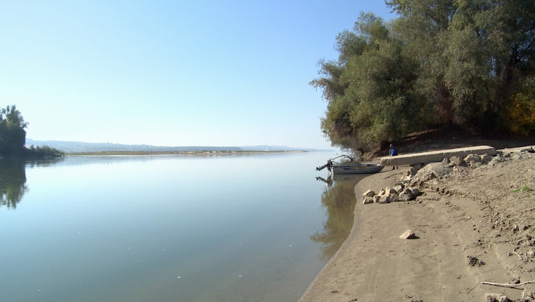 Politistii de frontiera din Dolj au descoperit o familie de irakieni care incerca sa intre ilegal in Romania Imagine