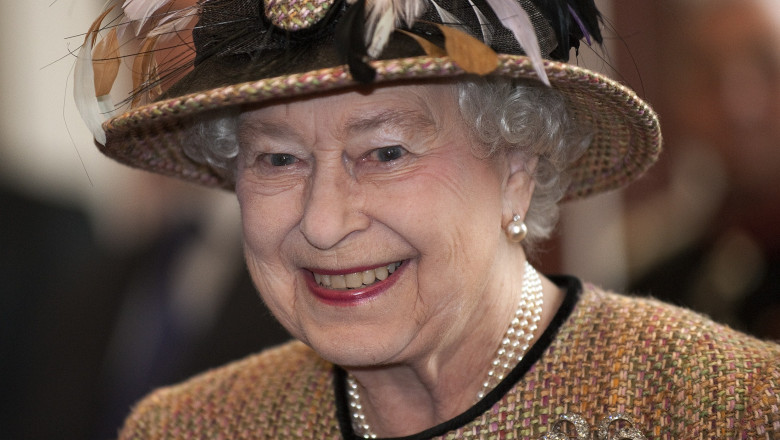 Politistii de la Buckingham fura alune. Regina le-a cerut sa patruleze cu mainile in buzunare Imagine