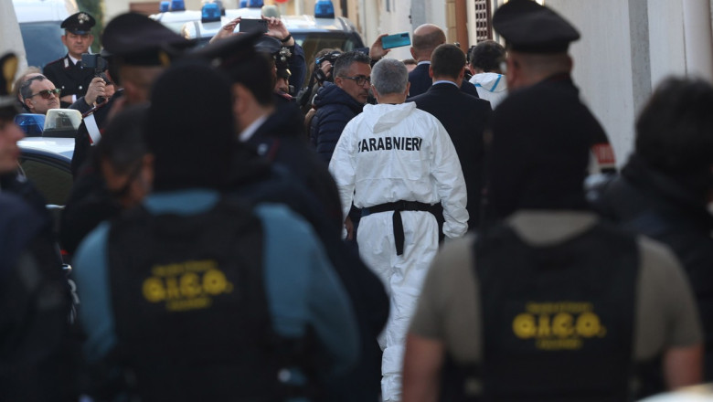 Politistii italieni au gasit buncarul cu diamante si smaralde al sefului mafiei, Matteo Denaro Imagine