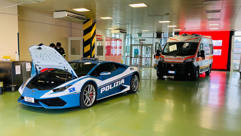 Politistii italieni au traversat tara intr-un Lamborghini Huracan pentru a livra de urgenta doi rinichi Imagine