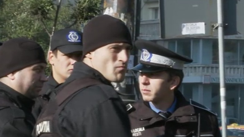 Politistii locali, dotati cu o camera video la epoleti Imagine