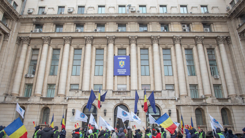 Politistii organizeaza proteste, nemultumiti de anuntul cresterii varstei de pensionare Imagine