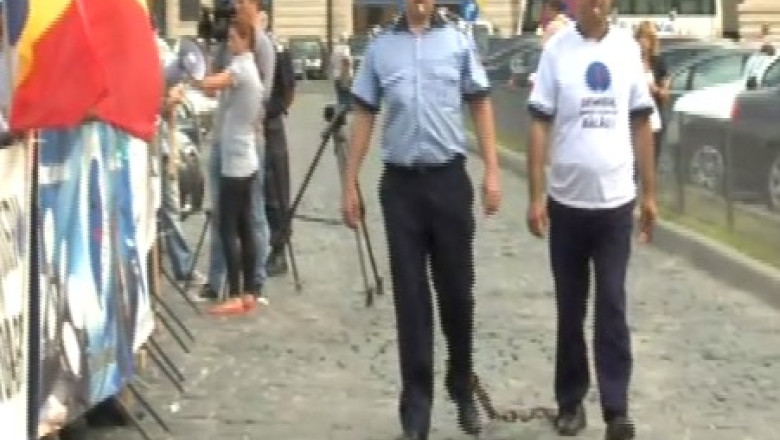 Politistii protesteaza. Vor deconturi mai mari pentru chirii, transpor si spor de 100% pentru weekendurile lucrate Imagine