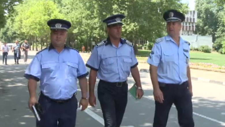 Politistii romani ii apara pe turisti, in Bulgaria Imagine