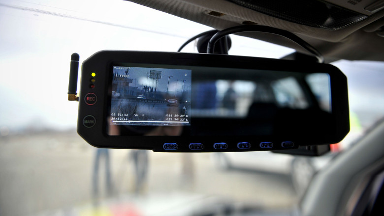 Politistul care conducea cu permis fals este cercetat de procurori Imagine