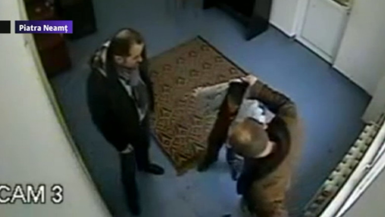 Politistul filmat in timp ce batea o minora, suspectat ca facea afaceri cu interlopii Imagine