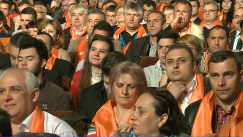 Politolog, despre cazul Ridzi: „Pana cand nu se va schimba legea finantarii partidelor, mereu va exista suspiciunea de coruptie” Imagine