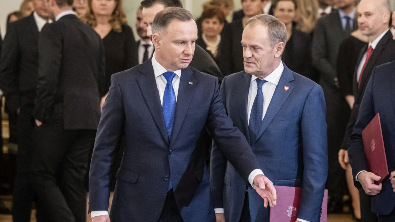 Polonia a intrat intr-o criza institutionala fara precedent. Confruntarea Tusk-Duda ar putea duce la convocarea alegerilor anticipate Imagine