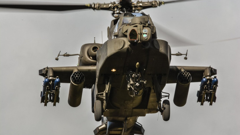 Polonia continua inarmarea si vrea sa cumpere 96 de elicoptere Apache din SUA Imagine