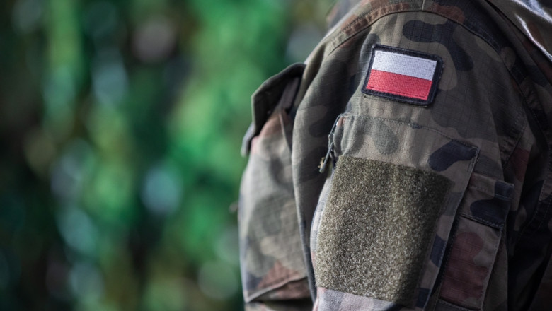 Polonia isi va adapta toate aeroporturile civile pentru utilizare dubla, civila si militara Imagine