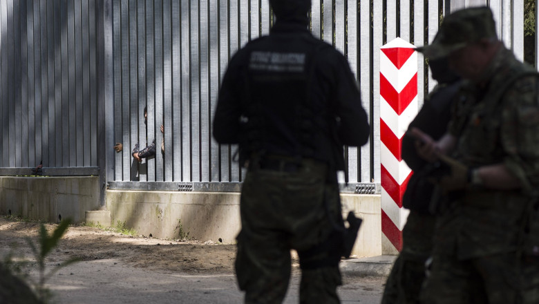 Polonia va suspenda dreptul de a solicita azil pentru migrantii care intra in tara pe la frontiera sa cu Belarus Imagine