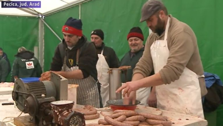 ”Pomana porcului de la Pecica”. Echipe din Romania si Ungaria s-au intrecut in retete traditionale Imagine