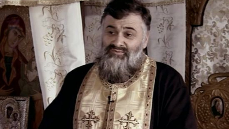 Pompierul in sutana. Preotul Gabriel Florea intervine la stingerea incendiilor din comuna Cornu Luncii Imagine