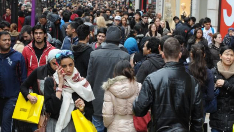 Populatia Marii Britanii va creste cu 10 milioane de locuitori in urmatorii 25 de ani, in special pe seama imigrantiei Imagine