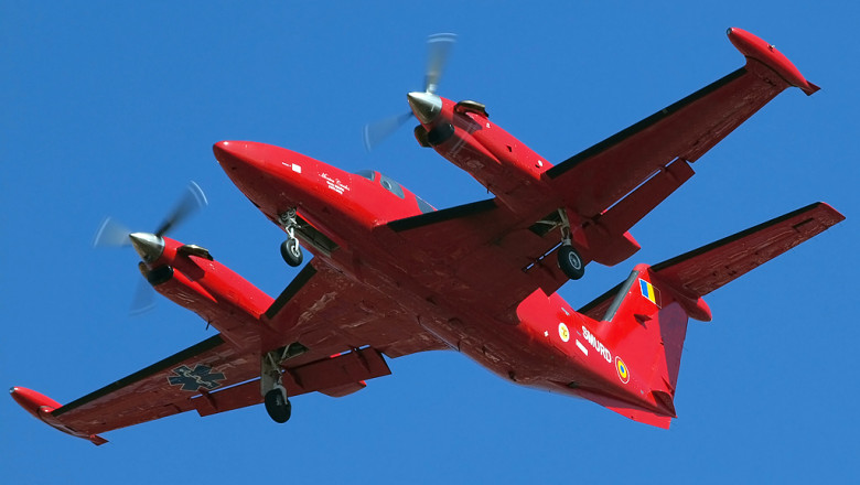 Porti deschise la Aeroportul Baneasa. Avionul SMURD, prezentat publicului larg Imagine