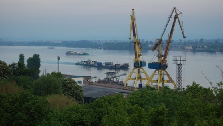 Porturile la Dunare, intre ruina si faliment. Descentralizarea nu este vazuta de toti drept o solutie viabila Imagine