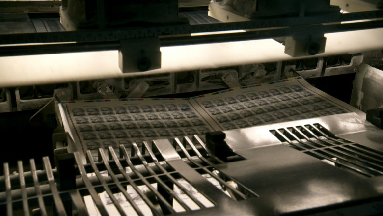 Posta Romana cumpara timbrele pe care tot ea le produce. Ministrul Economiei: „Este un ping-pong cu 10 serve in aceeasi camera” Imagine