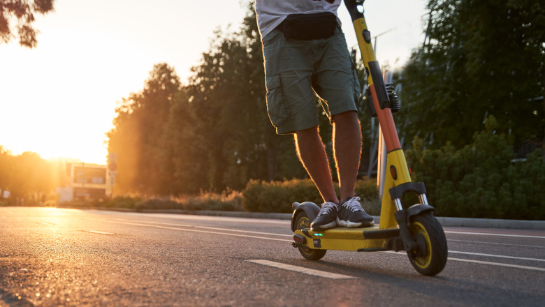 Pot trotinetele electrice sa explodeze pe canicula? Ce spun specialistii: „Neglijenta celor care le folosesc este ingrijoratoare” Imagine